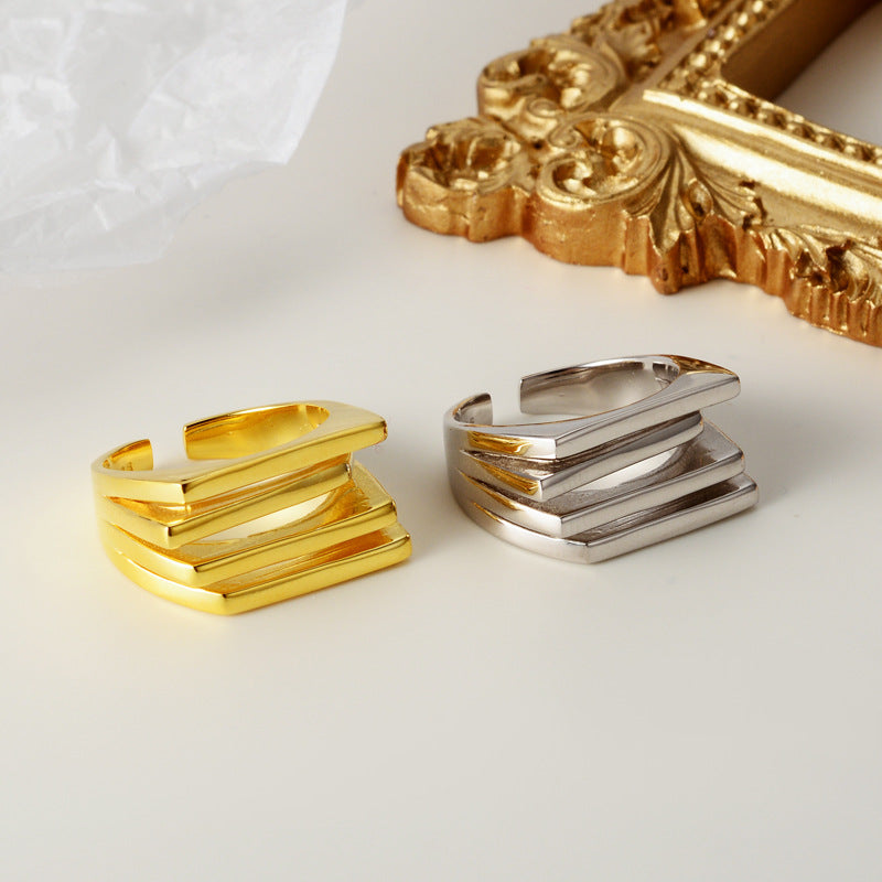 Distinguished Golden Bar ring