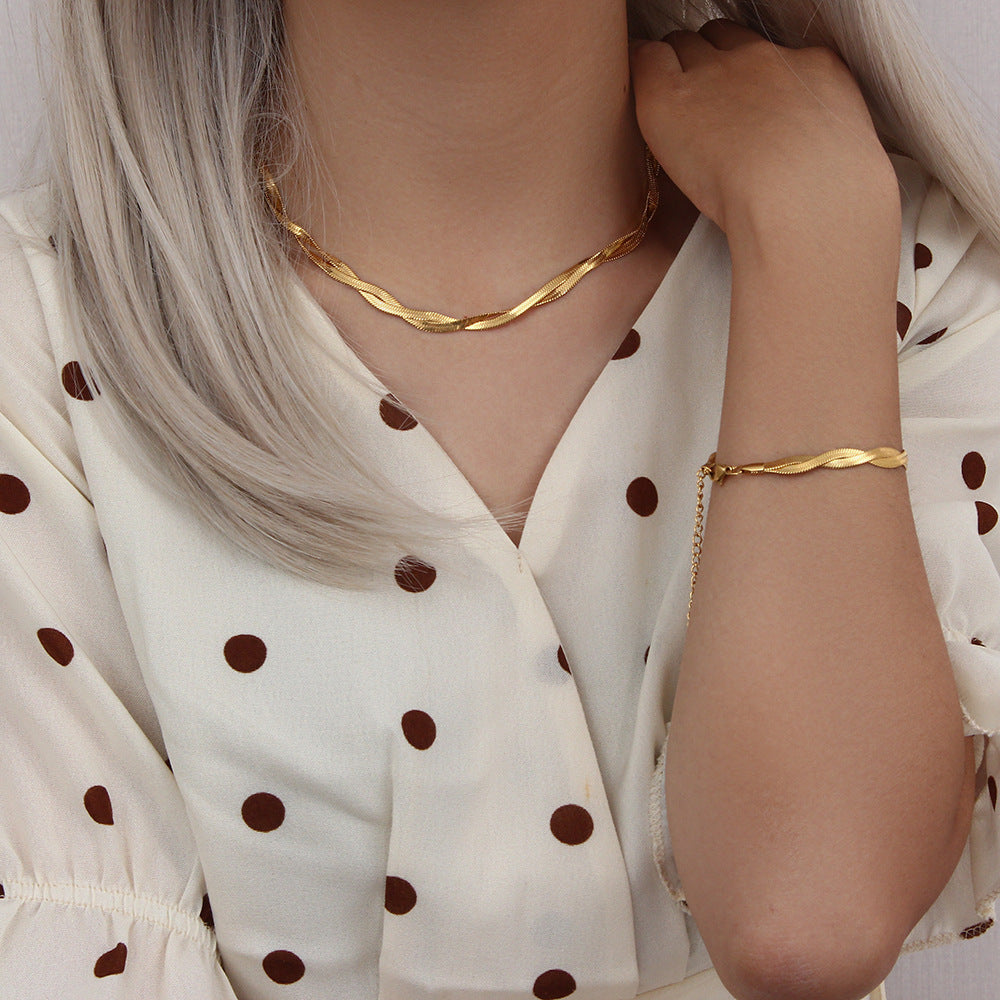 K Gold Elegant Snake Styled Set